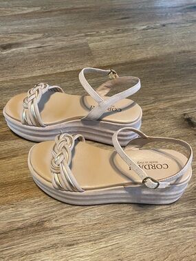 Cordani Italy Light Pink Beige Shimmery  Braided Platform Sandals Heels Size 37